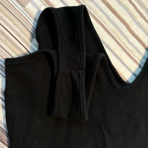 Skin tight mini dress with thick straps - Picture 2 of 4